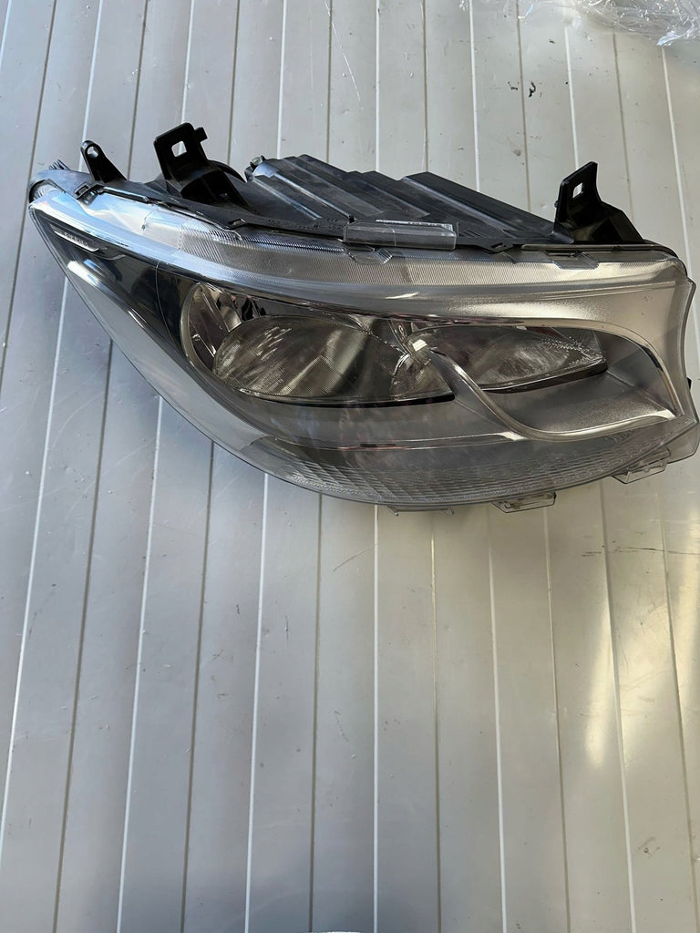 Frontscheinwerfer Mercedes-Benz Sprinter A9109060100 Rechts Headlight SCH4780260458gu