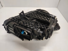 Laden Sie das Bild in den Galerie-Viewer, Frontscheinwerfer Mercedes-Benz W247 A2479061903 Ein Stück (Rechts oder Links) SCH4921889372ez