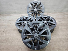 Laden Sie das Bild in den Galerie-Viewer, 4x Alufelge 17 Zoll 7.0" 5x112 46ET Glanz Silber 5E3601025E Mg Octavia I FEL8888002154uo