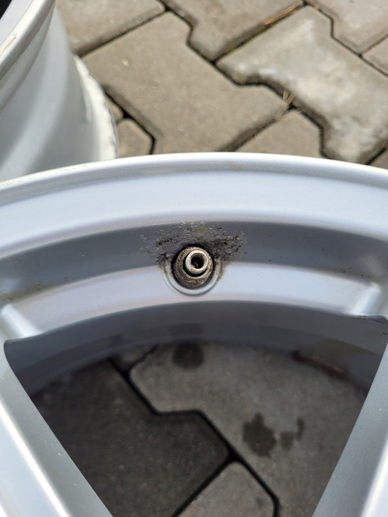 4x Alufelge 17 Zoll 7.0" 5x112 40ET Glanz Silber AT70740V22 Rim Wheel FEL1683523686zv