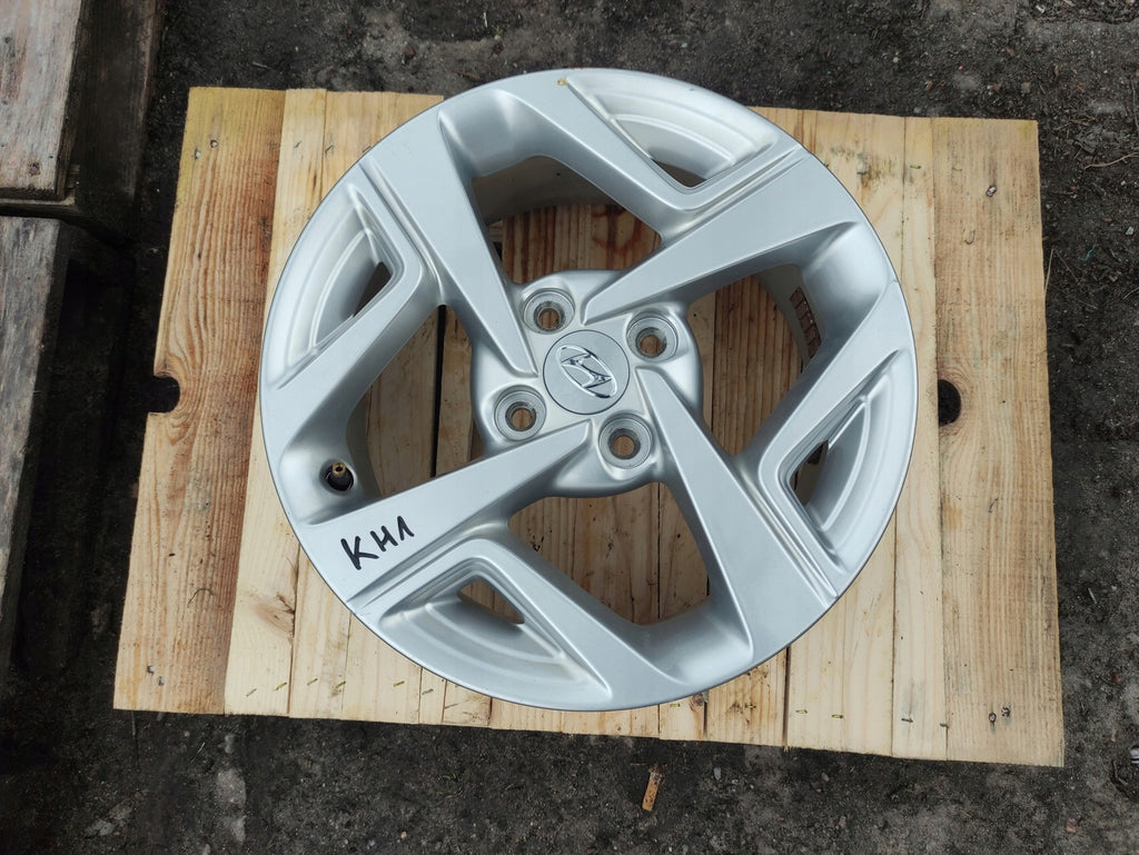 1x Alufelge 15 Zoll 6.0" 4x100 48ET Glanz Silber 52910K7100 Hyundai I10 Iii