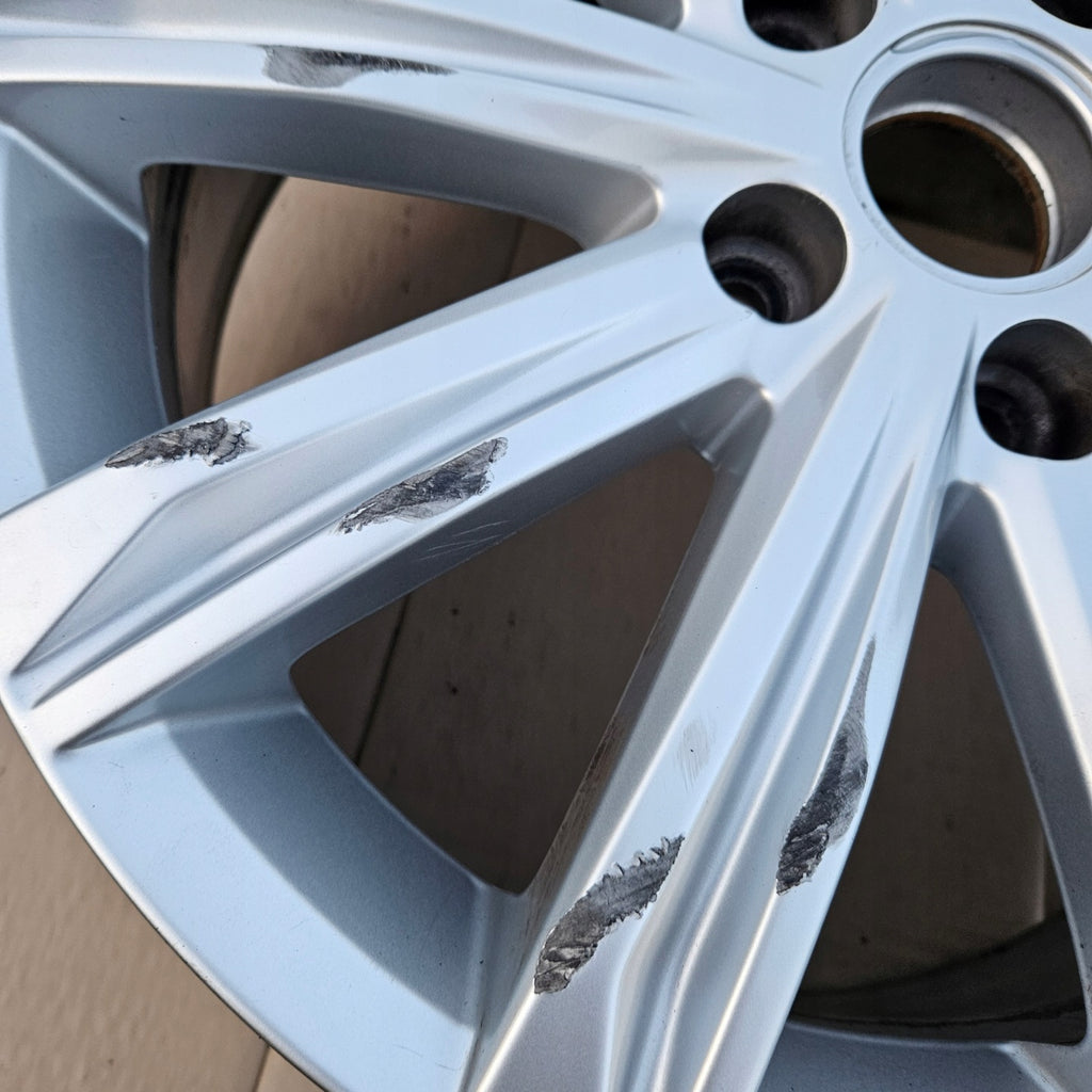 1x Alufelge 17 Zoll 6.5" 5x112 52ET Glanz Silber 5TA601025D VW Touran Rim Wheel FEL5867983245op