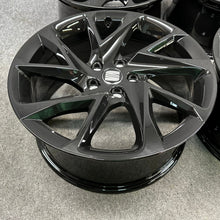 Laden Sie das Bild in den Galerie-Viewer, 4x Alufelge 18 Zoll 8.0" 5x112 40ET Glanz Silber 5FF601025C Cupra Formentor Leon FEL7108216075ts