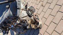 Laden Sie das Bild in den Galerie-Viewer, Motor Kia Ceed G4FC 1.6 Benzin Engine Unkomplett MOT5332797737gd