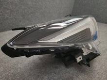Laden Sie das Bild in den Galerie-Viewer, Frontscheinwerfer Mazda III B63C-51030-SCZ B63C-51030 LED Rechts Headlight SCH5333358167od