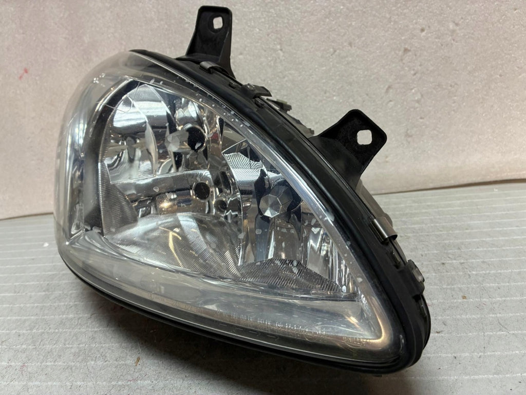 Frontscheinwerfer Mercedes-Benz Vito W639 A6398200261 Rechts Headlight SCH1844660453uw