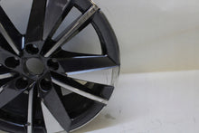 Laden Sie das Bild in den Galerie-Viewer, 1x Alufelge 17 Zoll 7.0&quot; 5x112 45ET Matt 57A601025AA Skoda Karoq Rim Wheel