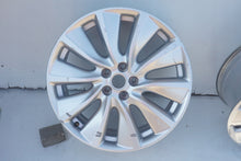 Load image into Gallery viewer, 1x Alufelge 19 Zoll 7.0" 5x108 38ET Glanz Silber YP00064580 Opel Grandland FEL2650368641pt