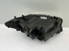 Laden Sie das Bild in den Galerie-Viewer, Frontscheinwerfer Mercedes-Benz Sprinter A9109060000 Links Headlight