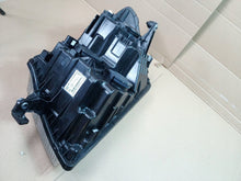 Load image into Gallery viewer, Frontscheinwerfer VW Crafter 7C1941006B Rechts Scheinwerfer Headlight SCH2380420123ah