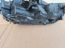 Laden Sie das Bild in den Galerie-Viewer, Frontscheinwerfer Skoda Octavia IV 5E4941015 Links Scheinwerfer Headlight SCH1154321791pr