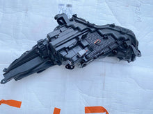 Laden Sie das Bild in den Galerie-Viewer, Frontscheinwerfer Toyota Highlander Rechts Scheinwerfer Headlight