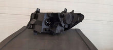 Laden Sie das Bild in den Galerie-Viewer, Frontscheinwerfer Mercedes-Benz Sprinter RKC12090 Vorderseite Headlight