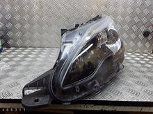 Laden Sie das Bild in den Galerie-Viewer, Frontscheinwerfer Peugeot 2008 L90167014 Links Scheinwerfer Headlight SCH1190675698ye