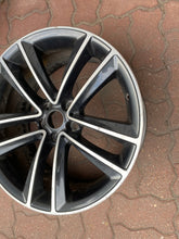 Laden Sie das Bild in den Galerie-Viewer, 1x Alufelge 19 Zoll 8.5" 5x112 25ET Glanz Grau 6887591 BMW 7 G11 Mg Rim Wheel FEL7612757300ic