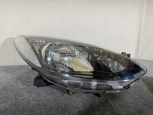 Laden Sie das Bild in den Galerie-Viewer, Frontscheinwerfer Mazda II D651-51030 Rechts Scheinwerfer Headlight SCH8303199187nz