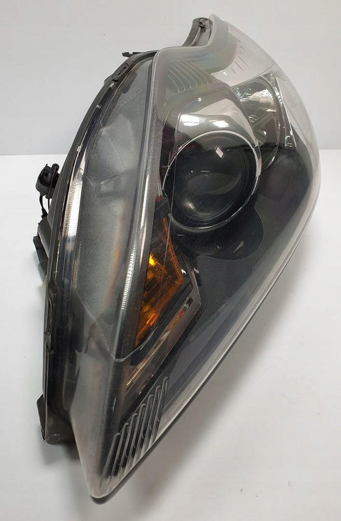 Frontscheinwerfer Ford Focus 8M51-13D153-CD Links Scheinwerfer Headlight