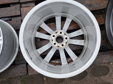 Laden Sie das Bild in den Galerie-Viewer, 1x Alufelge 19 Zoll 8.5" 5x112 31 5ET Glanz Silber A2234013100 Mercedes-Benz FEL2290497365cg