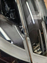 Laden Sie das Bild in den Galerie-Viewer, Frontscheinwerfer Renault 260609504R 80A805607 Full LED Rechts oder Links
