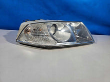 Laden Sie das Bild in den Galerie-Viewer, Frontscheinwerfer Skoda Octavia II 103419012607 Xenon Rechts Headlight SCH2624302470bp