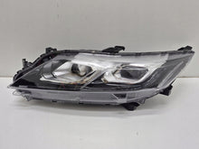 Laden Sie das Bild in den Galerie-Viewer, Frontscheinwerfer Mitsubishi Eclipse Cross LED Ein Stück (Rechts oder Links)