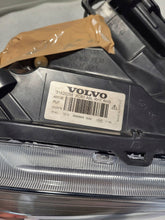 Load image into Gallery viewer, Frontscheinwerfer Volvo Xc60 I 31420258 Xenon Rechts Scheinwerfer Headlight SCH6041311677ds