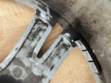 Laden Sie das Bild in den Galerie-Viewer, 1x Alufelge 17 Zoll 7.5&quot; 5x112 54ET 6855086 BMW F45 F46 Rim Wheel