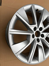 Load image into Gallery viewer, 1x Alufelge 17 Zoll 6.5" 5x100 658601025D Skoda I Rim Wheel FEL4168265993cv