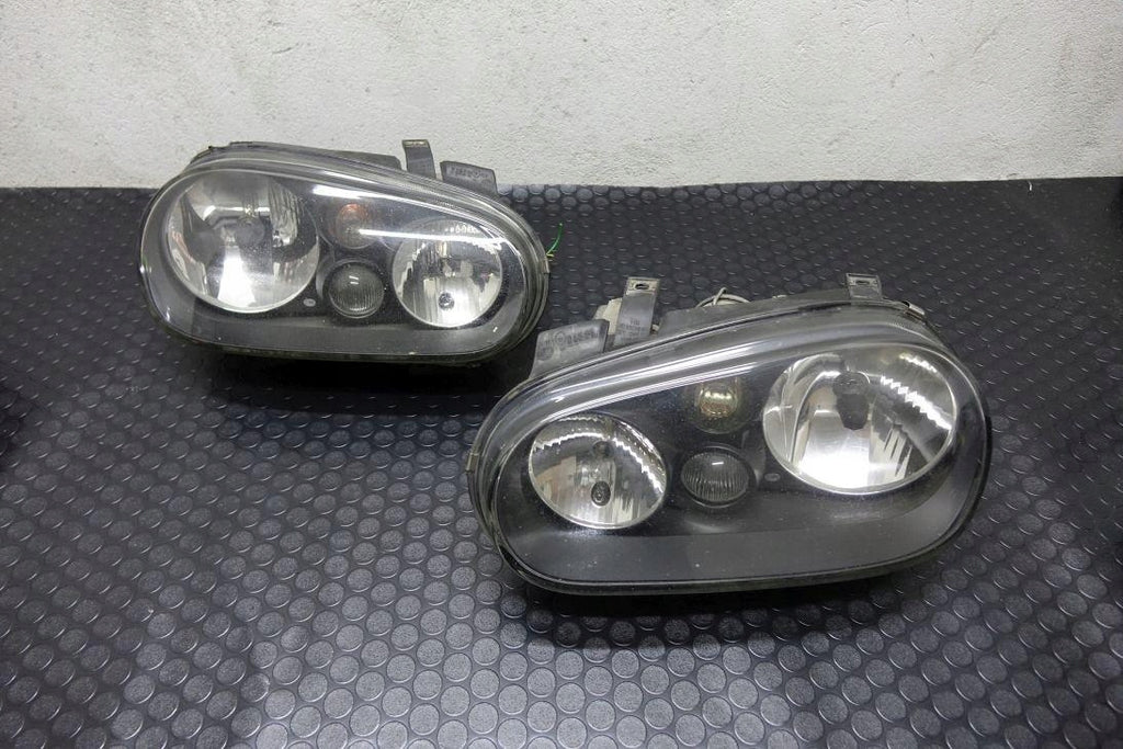Frontscheinwerfer VW Golf IV 32424323 Ein Satz Scheinwerfer Headlight SCH1021856777sg