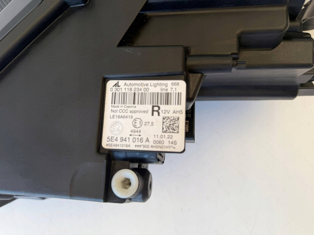 Frontscheinwerfer Skoda Octavia IV 5E4941016A Rechts Scheinwerfer Headlight SCH7361248900bg