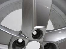 Laden Sie das Bild in den Galerie-Viewer, 1x Alufelge 16 Zoll 7.0&quot; 5x100 46ET Glanz Silber 6V0601025 Skoda Fabia Iii