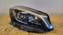 Laden Sie das Bild in den Galerie-Viewer, Frontscheinwerfer Mercedes-Benz W176 A1769067600 LED Rechts Headlight SCH8671775184eb