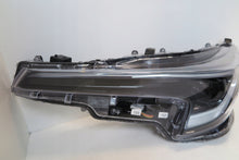 Laden Sie das Bild in den Galerie-Viewer, Frontscheinwerfer Toyota Corolla 81150-02X10 LED Links Scheinwerfer Headlight