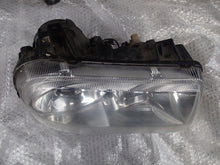 Laden Sie das Bild in den Galerie-Viewer, Frontscheinwerfer Chrysler 300c Xenon Rechts Scheinwerfer Headlight SCH8132926111bc