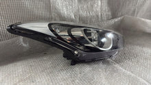 Load image into Gallery viewer, Frontscheinwerfer Hyundai I30 HYUI30LPZD12 Rechts Scheinwerfer Headlight SCH1080117554uc