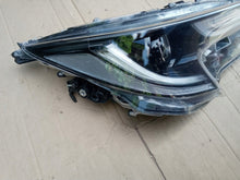 Laden Sie das Bild in den Galerie-Viewer, Frontscheinwerfer Toyota Corolla 81110-02S70 LED Rechts Scheinwerfer Headlight SCH4928789082gd
