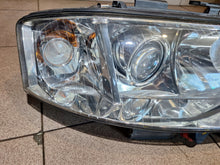 Laden Sie das Bild in den Galerie-Viewer, Frontscheinwerfer Audi A6 C5 Xenon Rechts Scheinwerfer Headlight