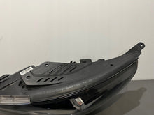 Laden Sie das Bild in den Galerie-Viewer, Frontscheinwerfer Hyundai I30 III 92101-G4120 Full LED Links Headlight SCH4041630552tp