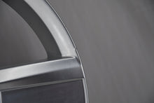 Load image into Gallery viewer, 1x Alufelge 17 Zoll 7.0" 5x120 56ET Glanz 7E0601025AB VW Rim Wheel FEL1112625174ag