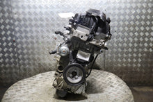 Laden Sie das Bild in den Galerie-Viewer, Motor Peugeot 208 II HM05 1.2 73PS 106kW 2022 Benzin Engine Unkomplett