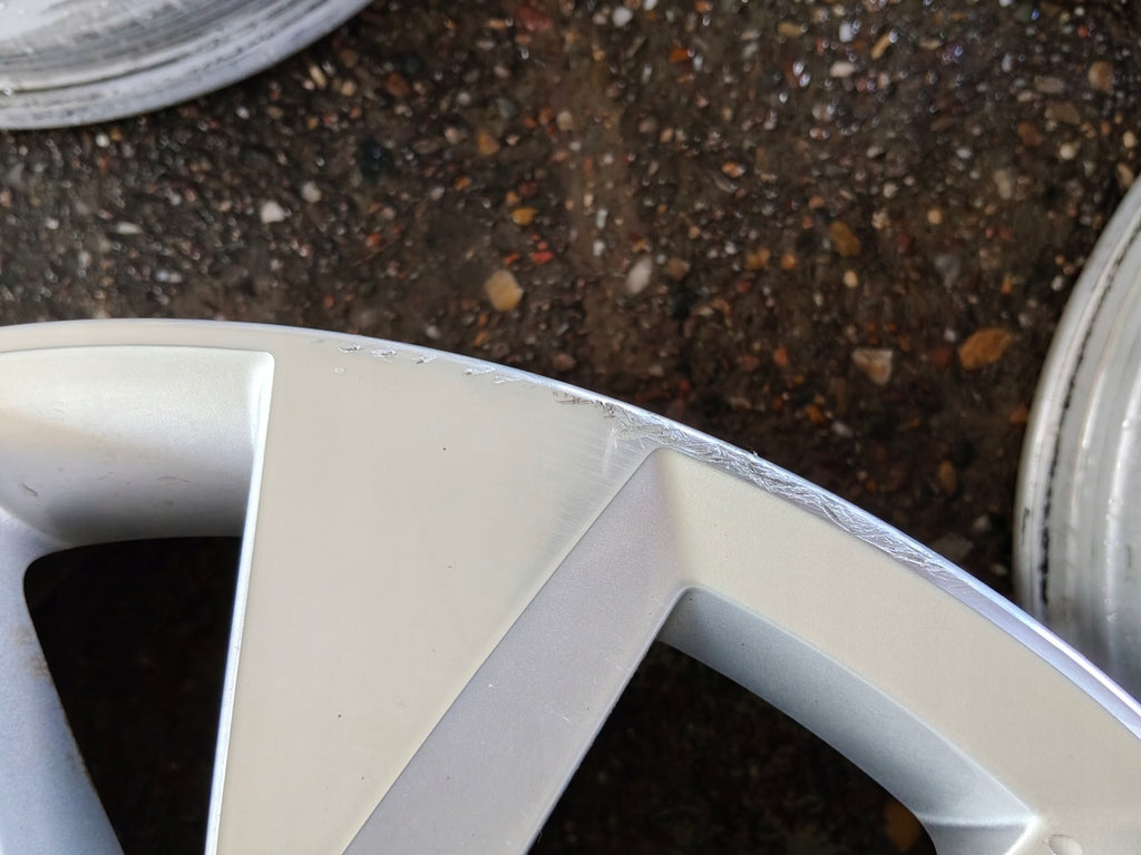 4x Alufelge 18 Zoll 8.0" 5x112 44ET Glanz Silber 3V0601025R Skoda Superb I FEL9438108995vs