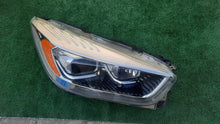 Laden Sie das Bild in den Galerie-Viewer, Frontscheinwerfer Ford Kuga GV41-13D154-AD 90102136 Rechts Headlight