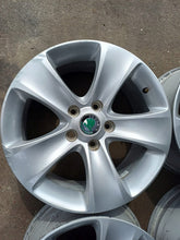 Load image into Gallery viewer, 4x Alufelge 16 Zoll 7.0" 5x112 45ET 5T0601025N Skoda Yeti Rim Wheel FEL5433762081nb