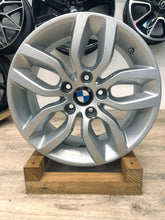 Load image into Gallery viewer, 1x Alufelge 17 Zoll 7.5" 5x120 32ET Glanz Silber 6787576 BMW F26 X3 F25 FEL4797262307eo