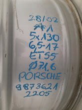 Load image into Gallery viewer, 1x Alufelge 17 Zoll 6.5" 5x130 55ET Glanz Silber 98736212205 Porsche Rim Wheel FEL1976137339ho