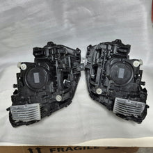 Laden Sie das Bild in den Galerie-Viewer, Frontscheinwerfer Mercedes-Benz Eqb A2439069000 Rechts Scheinwerfer Headlight SCH3253560131iq