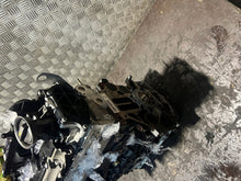 Load image into Gallery viewer, Motor VW Golf VIII DTS 2.0 TDI 150PS 110kW 35TKm Diesel Engine Unkomplett