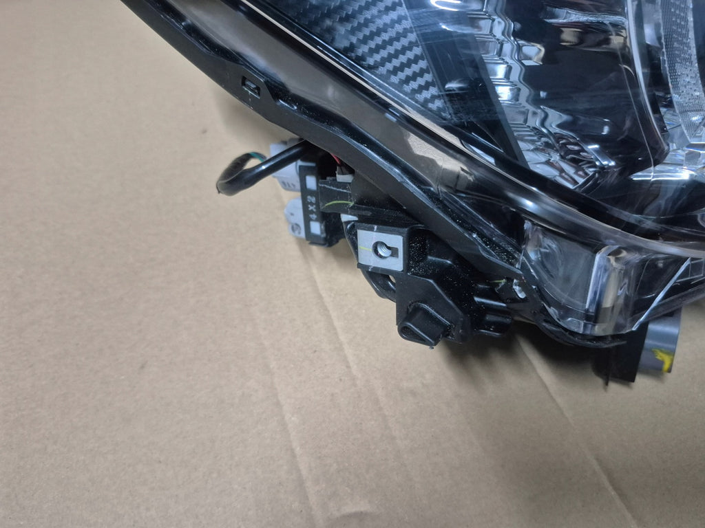 Frontscheinwerfer Mazda II D09K-51030 Rechts Scheinwerfer Headlight SCH7316106014ff