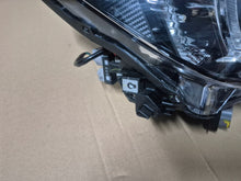 Load image into Gallery viewer, Frontscheinwerfer Mazda II D09K-51030 Rechts Scheinwerfer Headlight SCH7316106014ff