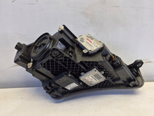 Laden Sie das Bild in den Galerie-Viewer, Frontscheinwerfer Skoda Superb III Xenon Links Scheinwerfer Headlight SCH3294910215cn